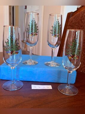 Set of 4 Cuthbertson Christmas Tree 7.25”H Glassware Champagne Flute Gold Rim #2